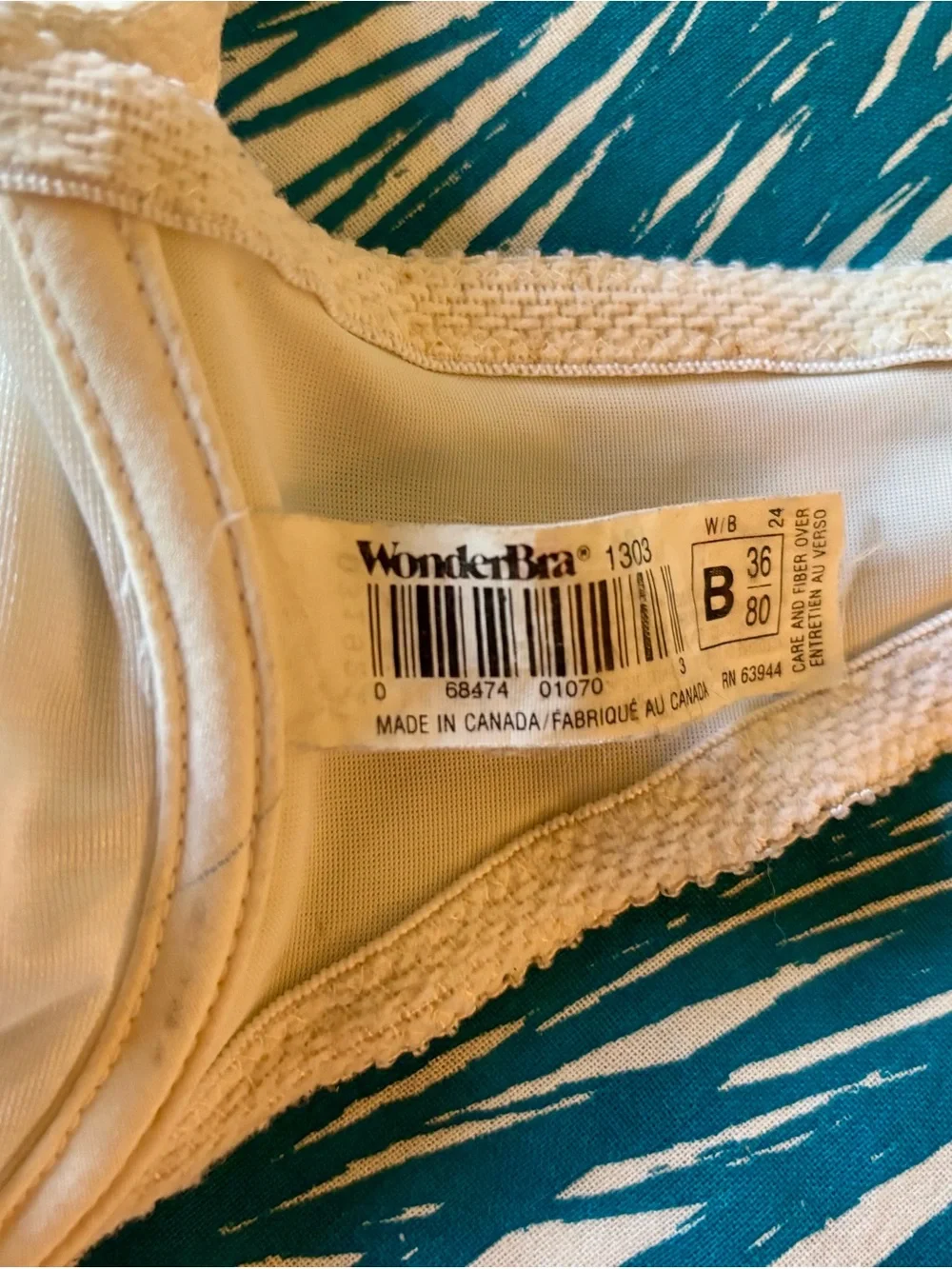 Wonderbra Lace Vintage Underwire Bra in size 36B.